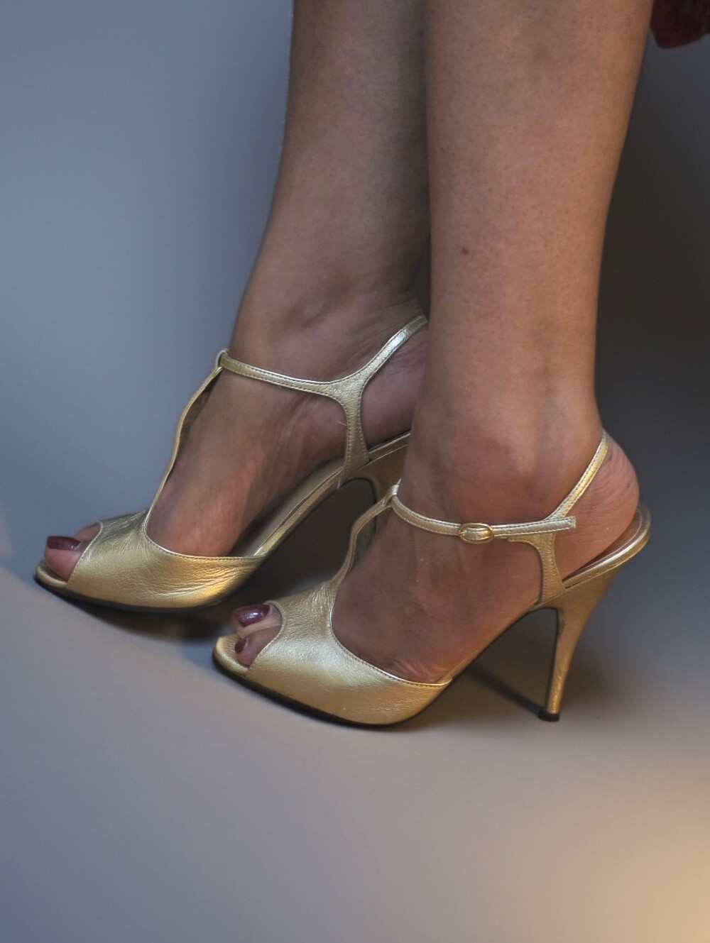 Vintage! Steve Madden Seducee Gold Metallic T-Strap Heels - 8